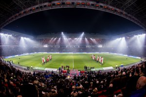 PSV trapt af in met led verlicht Philips Stadion